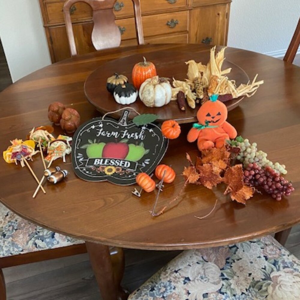 HUGE Lot FALL Harvest THANKSGIVING Decor- SCARECROW Football PUMPKIN Indian Corn